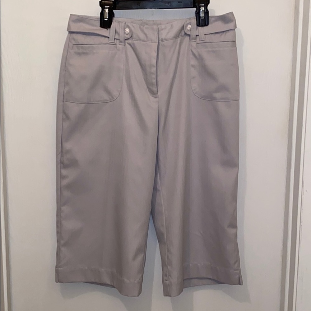 Lily’s grey crop pants